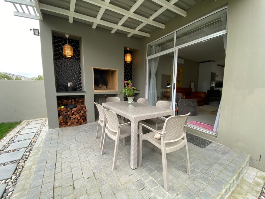 To Let 3 Bedroom Property for Rent in Somerset Lakes Western Cape